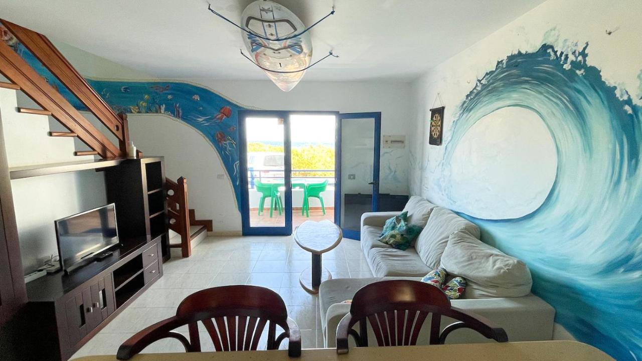 Red Star Surf & Yoga Camp Lanzarote Famara Exterior photo