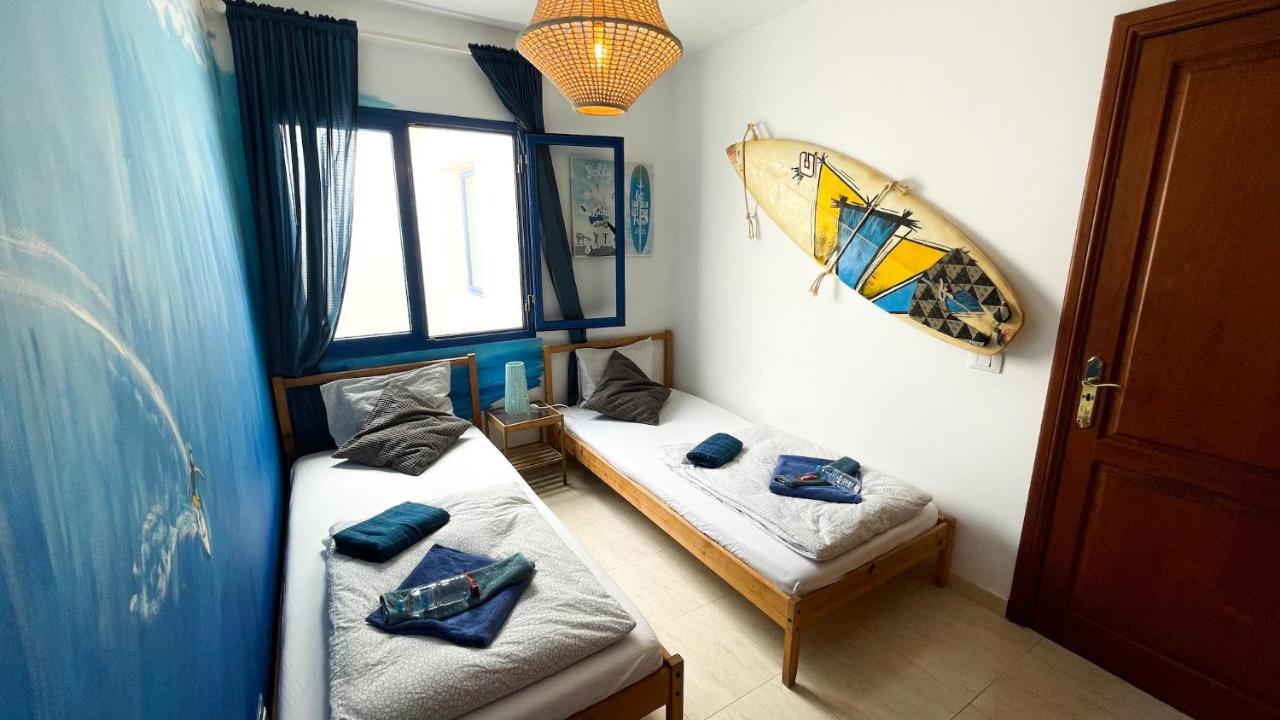 Red Star Surf & Yoga Camp Lanzarote Famara Exterior photo