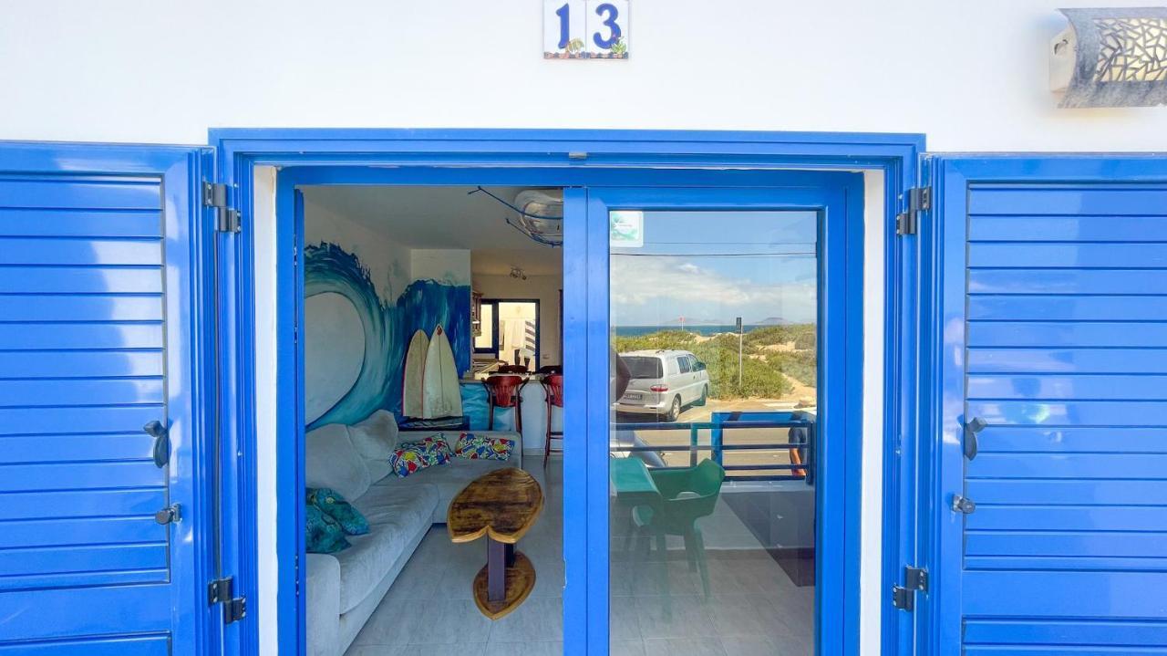 Red Star Surf & Yoga Camp Lanzarote Famara Exterior photo