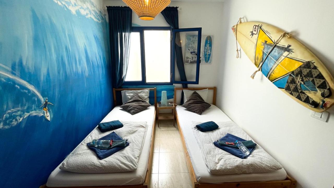 Red Star Surf & Yoga Camp Lanzarote Famara Exterior photo