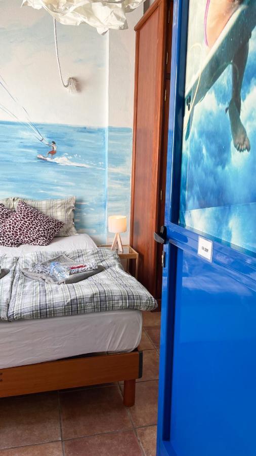 Red Star Surf & Yoga Camp Lanzarote Famara Exterior photo