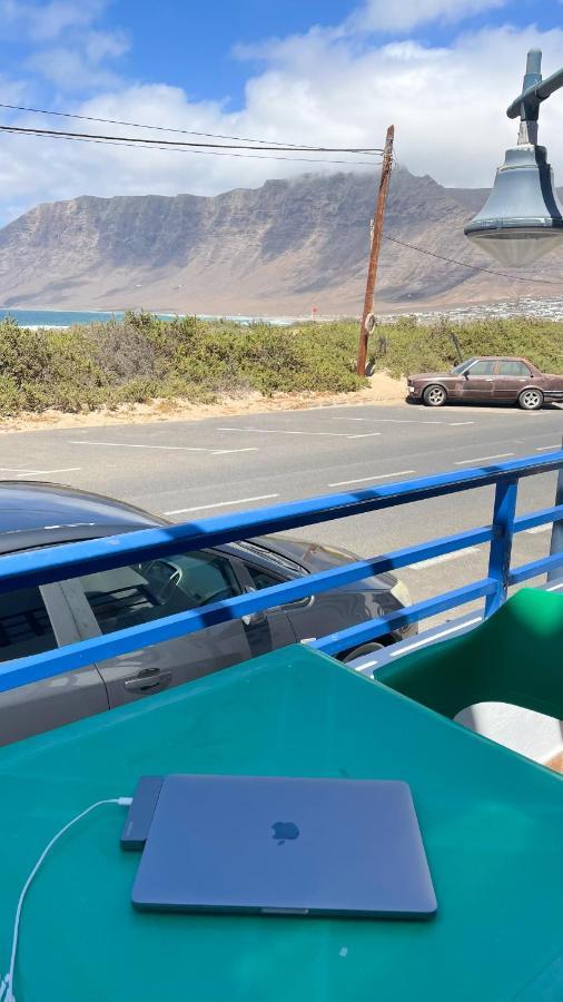 Red Star Surf & Yoga Camp Lanzarote Famara Exterior photo